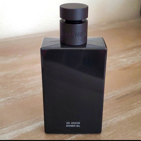 New never used VALENTINO shower gel Homme  100 ml. Valentino Homme  shower gel - Picture 1 of 3